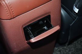 2015款比亚迪速锐1.5L手动豪华型