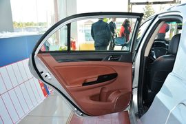 2015款比亚迪速锐1.5L手动豪华型