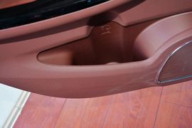 2015款比亚迪速锐1.5L手动豪华型