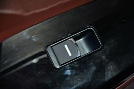 2015款比亚迪速锐1.5L手动豪华型