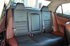 2015款比亚迪速锐1.5L手动豪华型