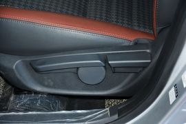 2015款比亚迪速锐1.5L手动豪华型