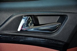 2015款比亚迪速锐1.5L手动豪华型