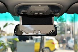 2015款比亚迪速锐1.5L手动豪华型