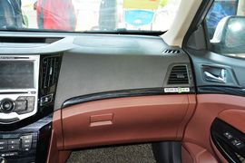 2015款比亚迪速锐1.5L手动豪华型