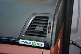 2015款比亚迪速锐1.5L手动豪华型