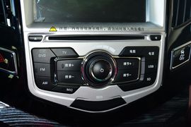 2015款比亚迪速锐1.5L手动豪华型