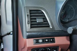 2015款比亚迪速锐1.5L手动豪华型