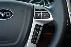 2015款比亚迪速锐1.5L手动豪华型