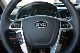 2015款比亚迪速锐1.5L手动豪华型