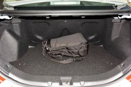 2015款比亚迪速锐1.5L手动豪华型