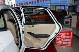 2015款奇瑞艾瑞泽7