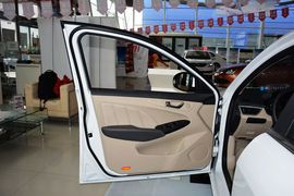 2015款奇瑞艾瑞泽7