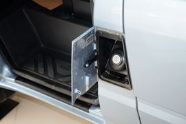 2015款福特新世代全顺2.2T柴油长轴豪华型