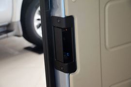 2015款福特新世代全顺2.2T柴油长轴豪华型