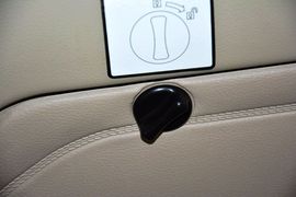 2015款福特新世代全顺2.2T柴油长轴豪华型