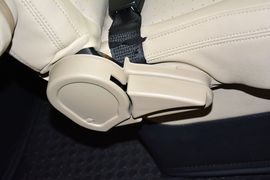 2015款福特新世代全顺2.2T柴油长轴豪华型