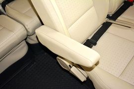 2015款福特新世代全顺2.2T柴油长轴豪华型