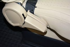 2015款福特新世代全顺2.2T柴油长轴豪华型