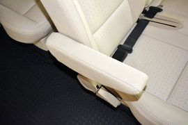 2015款福特新世代全顺2.2T柴油长轴豪华型