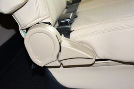 2015款福特新世代全顺2.2T柴油长轴豪华型