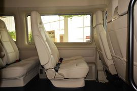 2015款福特新世代全顺2.2T柴油长轴豪华型