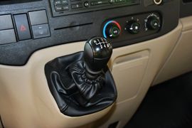 2015款福特新世代全顺2.2T柴油长轴豪华型