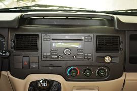 2015款福特新世代全顺2.2T柴油长轴豪华型