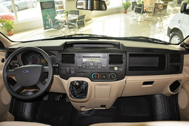 2015款福特新世代全顺2.2T柴油长轴豪华型