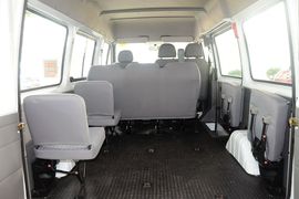 2015款福特经典全顺柴油长轴物流型中顶10座国4