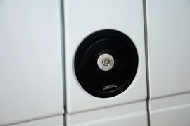 2015款福特经典全顺柴油长轴物流型中顶10座国4