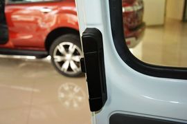 2015款福特经典全顺柴油长轴物流型中顶10座国4