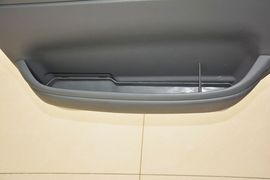 2015款福特经典全顺柴油长轴物流型中顶10座国4