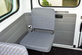 2015款福特经典全顺柴油长轴物流型中顶10座国4