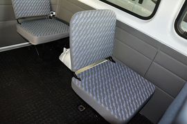 2015款福特经典全顺柴油长轴物流型中顶10座国4