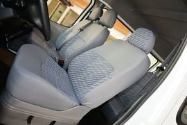 2015款福特经典全顺柴油长轴物流型中顶10座国4