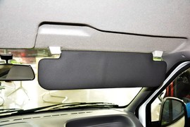 2015款福特经典全顺柴油长轴物流型中顶10座国4