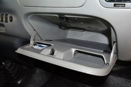 2015款福特经典全顺柴油长轴物流型中顶10座国4