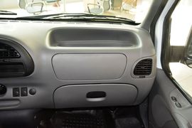 2015款福特经典全顺柴油长轴物流型中顶10座国4