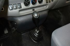 2015款福特经典全顺柴油长轴物流型中顶10座国4