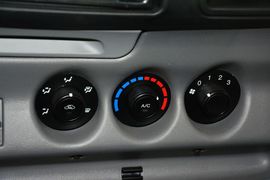 2015款福特经典全顺柴油长轴物流型中顶10座国4