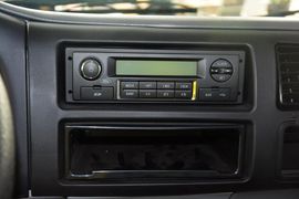 2015款福特经典全顺柴油长轴物流型中顶10座国4