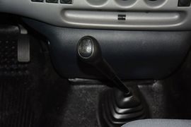 2015款福特经典全顺柴油长轴物流型中顶10座国4