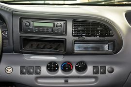 2015款福特经典全顺柴油长轴物流型中顶10座国4