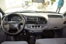 2015款福特经典全顺柴油长轴物流型中顶10座国4