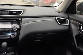 2014款日产奇骏2.0L