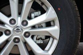 2014款日产奇骏2.0L