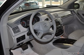 2008款奔驰R300L商务型