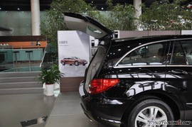 2008款奔驰R300L商务型