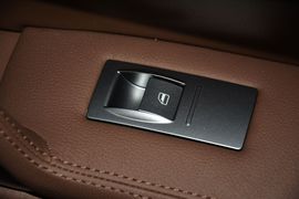 2015款大众辉腾3.0L精英定制型